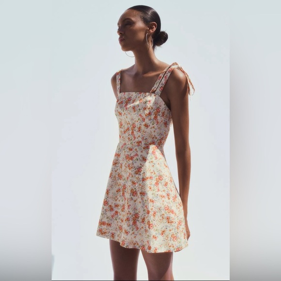 🔥🔥Zara Floral Print  Dress - Picture 1 of 5